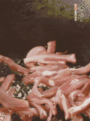 再放豌豆苗翻炒均勻。